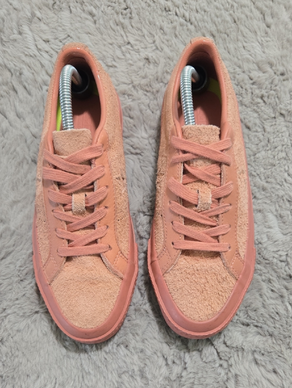 Converse One Star Ox sneakers in a pink blush, fuzzy suede material size 6.5
